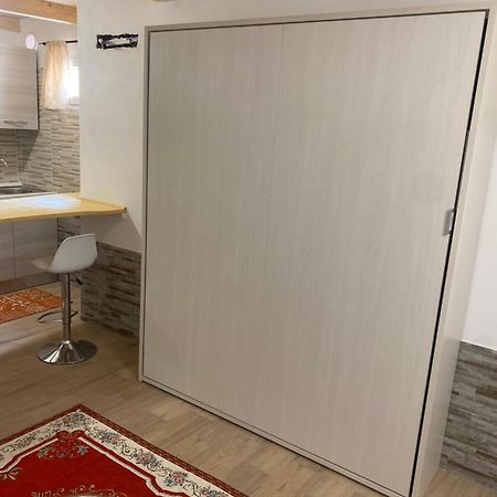 Monolocale Indipendente Nel Quartiere Residenziale Genneruxi Apartment Каляри Екстериор снимка