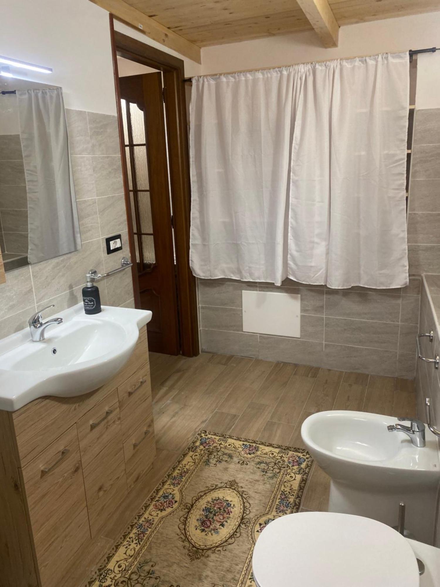 Monolocale Indipendente Nel Quartiere Residenziale Genneruxi Apartment Каляри Екстериор снимка